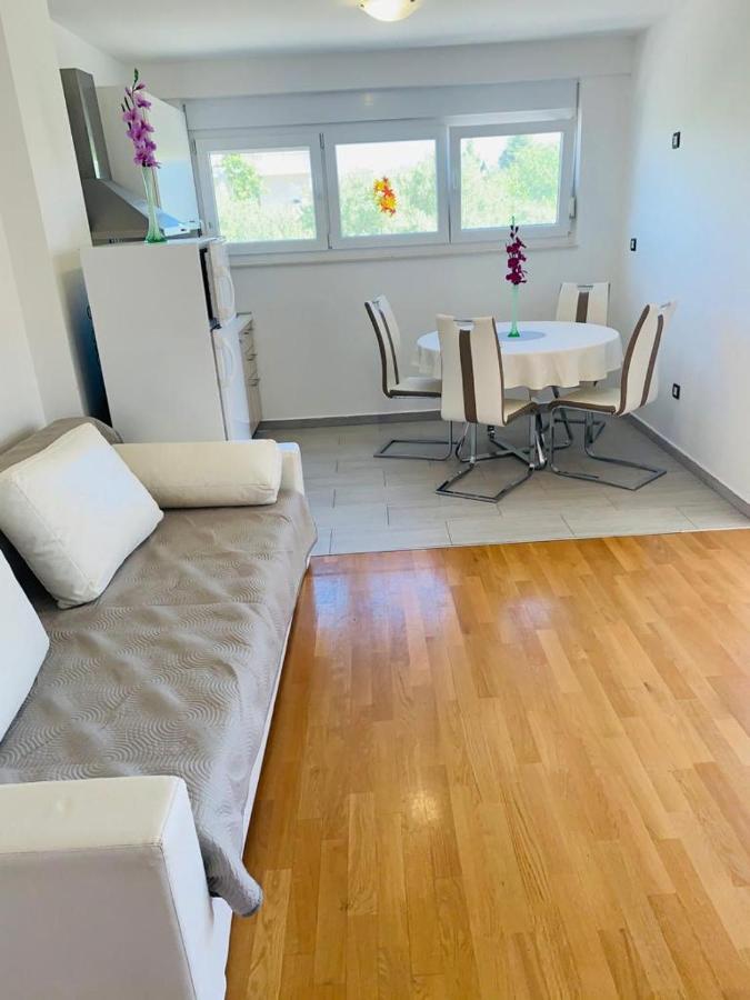 Apartments Nika Sukošan Kültér fotó