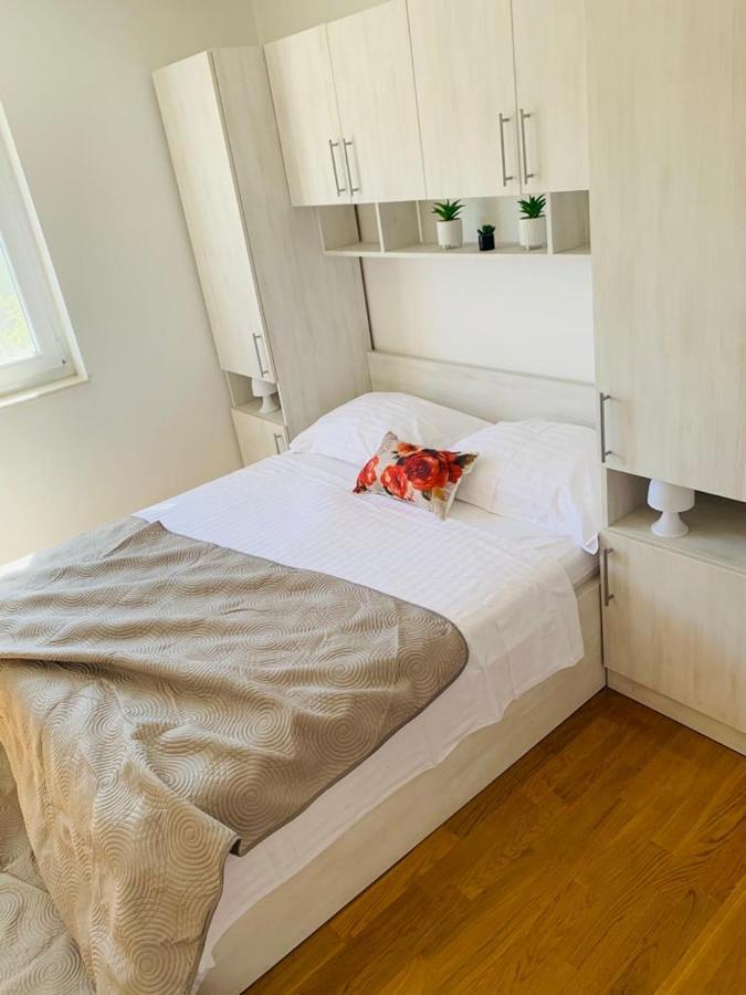 Apartments Nika Sukošan Kültér fotó