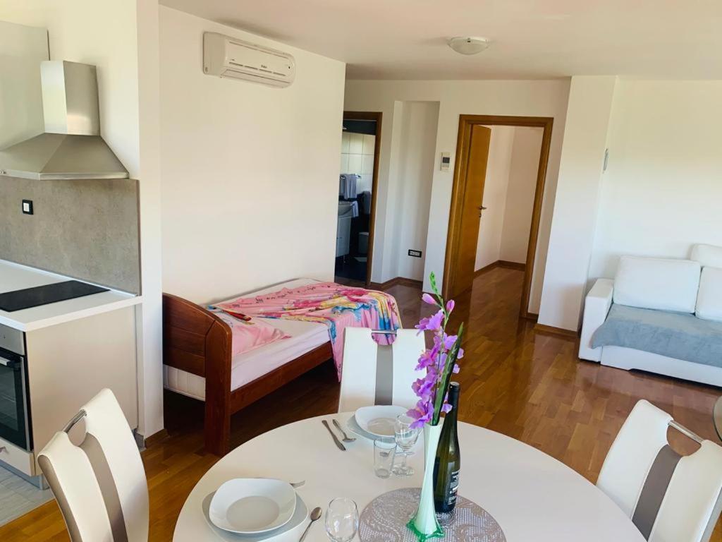 Apartments Nika Sukošan Kültér fotó