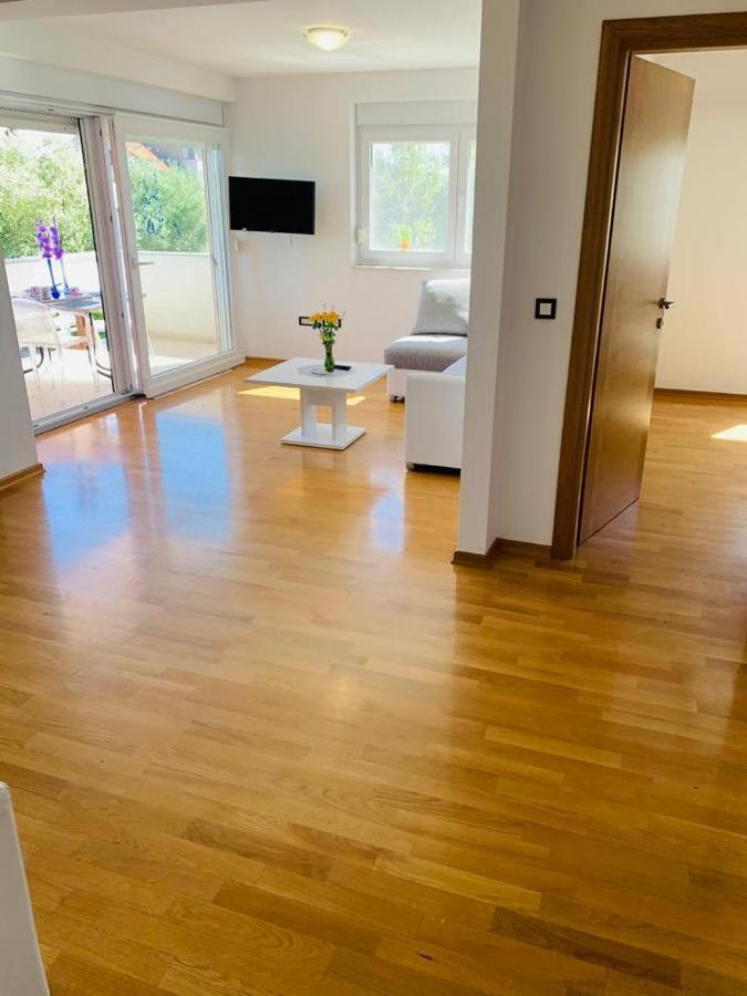 Apartments Nika Sukošan Kültér fotó